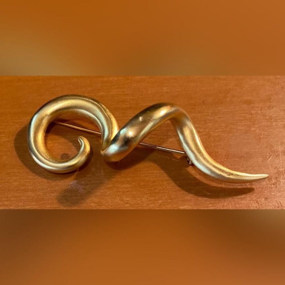 Gold Tone Abstract Wave Brooch Pin Curved Swirl Modernist 3 Inch Jewelry